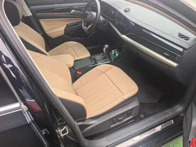 Volkswagen Passat — Фото автомобиля 10
