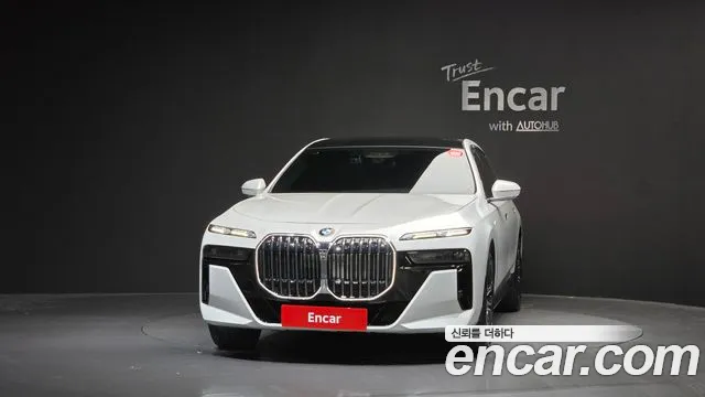 BMW 7-Series 7 серия (G70) 740i sDrive M Sport — Фото автомобиля 2