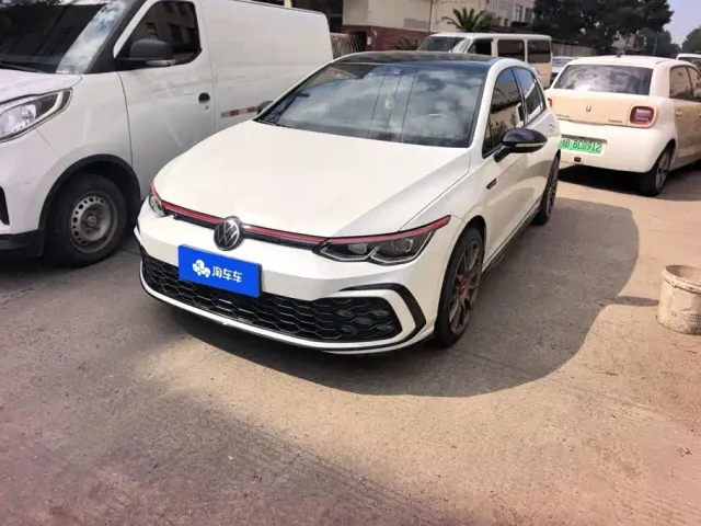 Фотография автомобиля — Volkswagen Golf