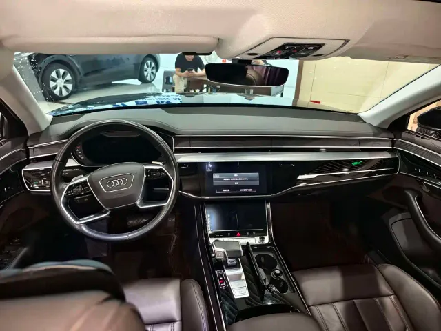 Audi A8 — Фото автомобиля 5