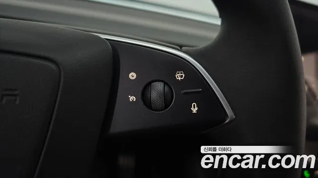 Tesla Model 3 — Фото автомобиля 22