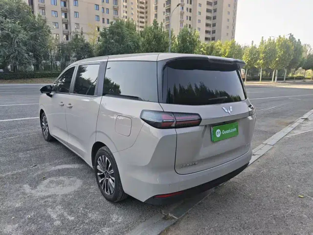 Wuling Starlight 730 — Фото автомобиля 4