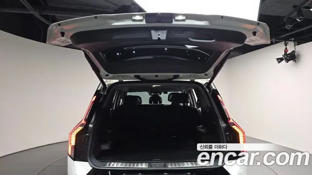 Kia EV9 — Фото автомобиля 26