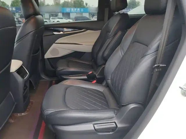 Maxus EUNIQ 5 — Фото автомобиля 16