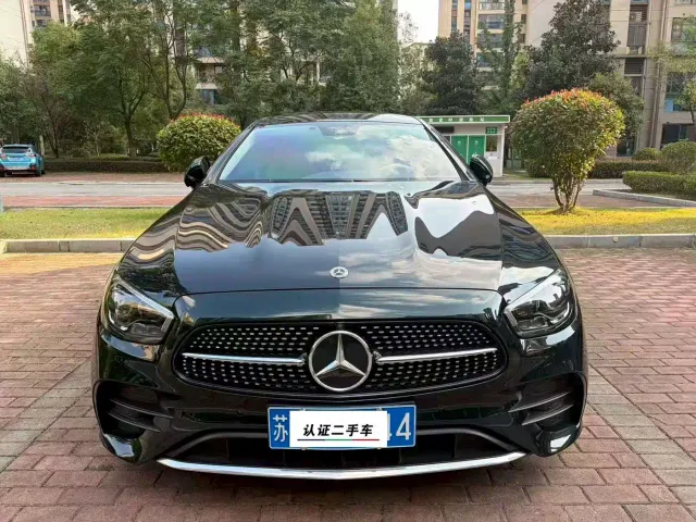 Mercedes-Benz E-Class — Фото автомобиля 2