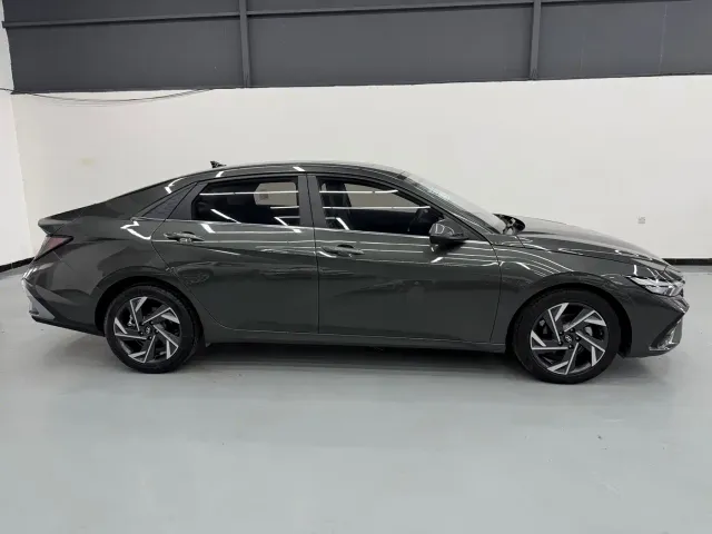 Hyundai Elantra — Фото автомобиля 7