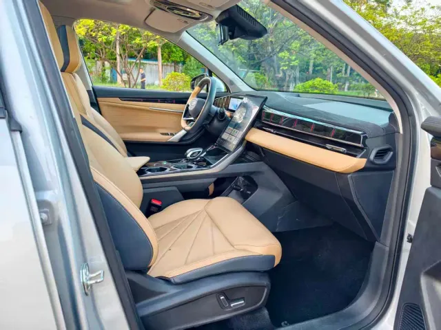 Geely Boyue L — Фото автомобиля 6