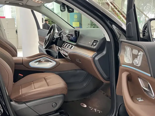 Mercedes-Benz GLE-Class — Фото автомобиля 12