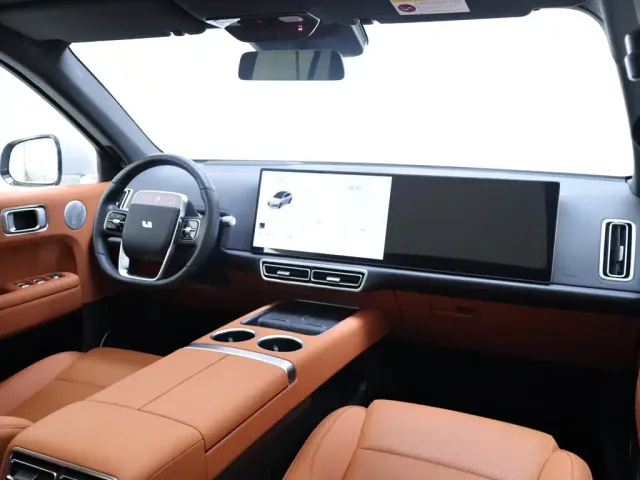 Li Auto L6 — Фото автомобиля 20