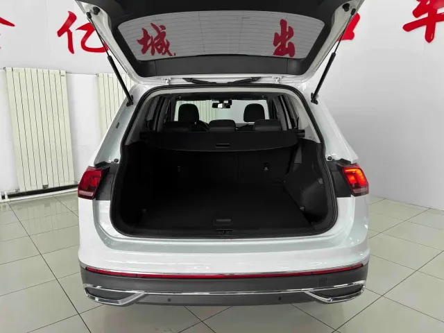 Volkswagen Tiguan L — Фото автомобиля 19