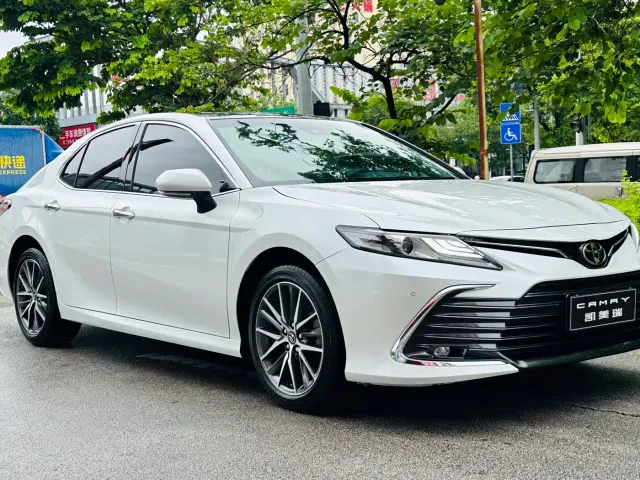 Toyota Camry — Фото автомобиля 3