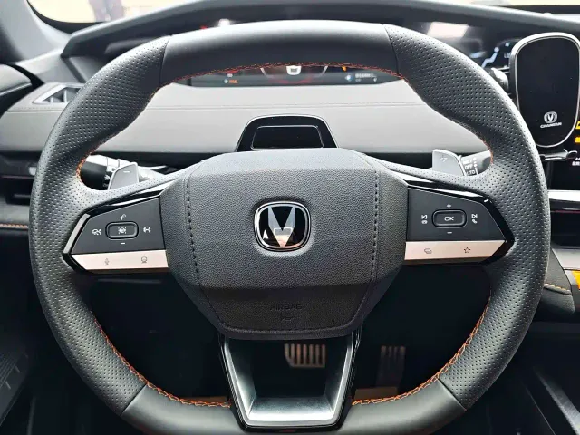 Changan UNI-V — Фото автомобиля 5