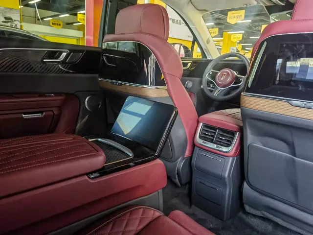 Hongqi E-HS9 — Фото автомобиля 4