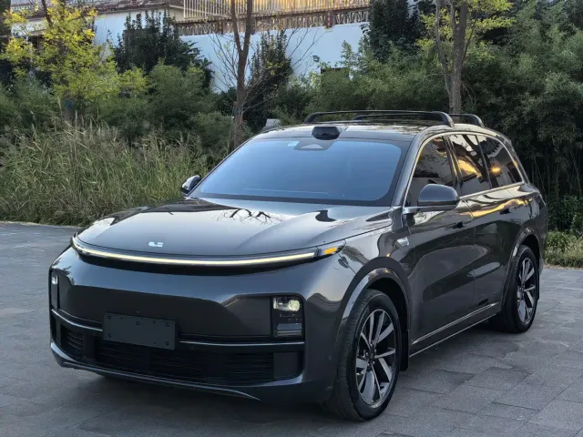 Фотография автомобиля — Li Auto L8