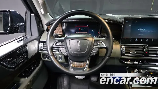 Lincoln Navigator 4th Gen — Фото автомобиля 19
