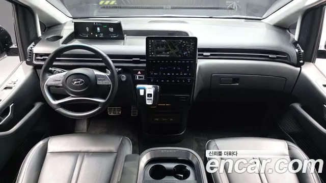 Hyundai Staria Staria 4WD Lounge 9 мест — Фото автомобиля 7