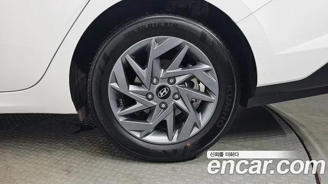 Hyundai Avante CN7 — Фото автомобиля 21