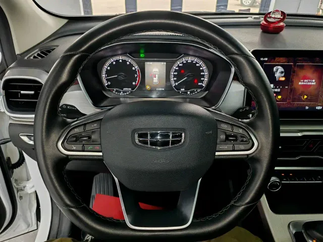Geely Binyue — Фото автомобиля 15