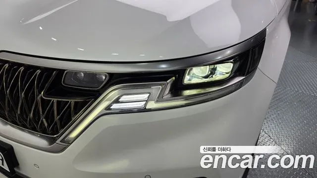 Kia Carnival Generation 4 — Фото автомобиля 22