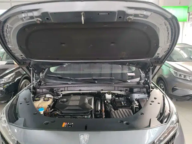 Roewe RX5 — Фото автомобиля 19