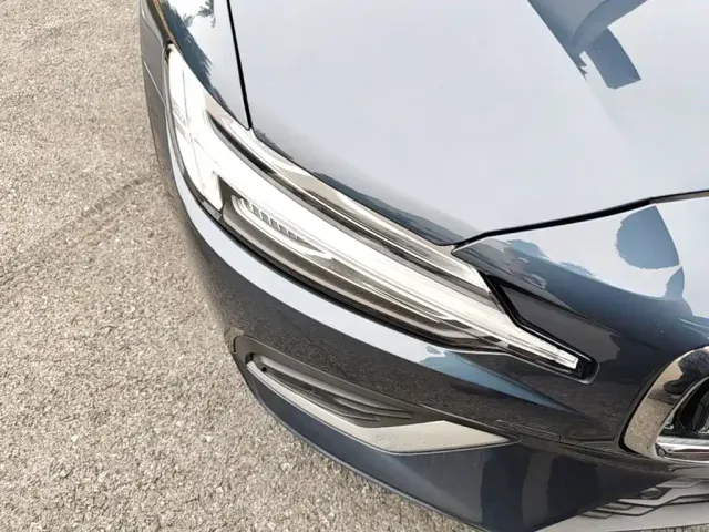 Volvo S60 — Фото автомобиля 10