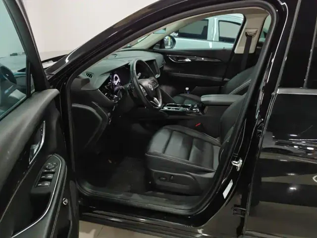 Buick Envision Plus — Фото автомобиля 9