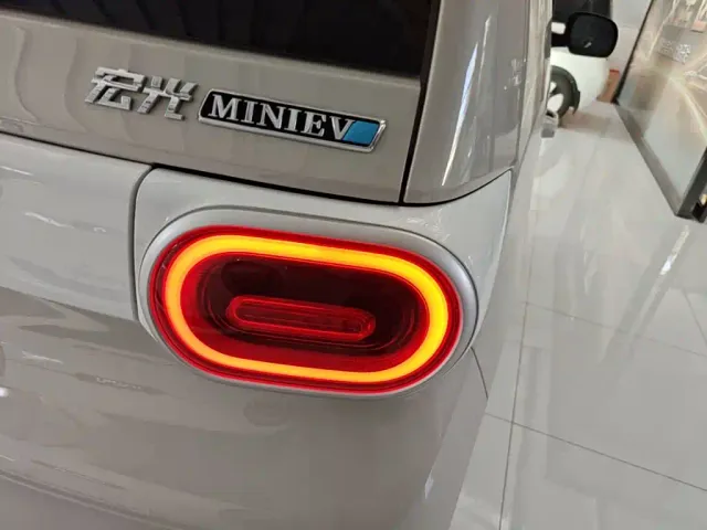 Wuling Hongguang Mini EV — Фото автомобиля 7