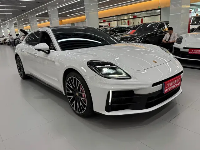 Porsche Panamera — Фото автомобиля 3