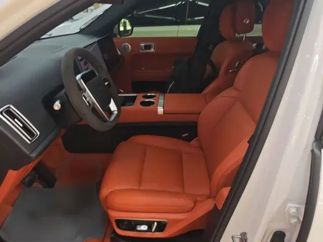 Li Auto L7 — Фото автомобиля 14