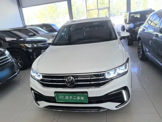 Volkswagen Tiguan L PHEV — Фото автомобиля 2