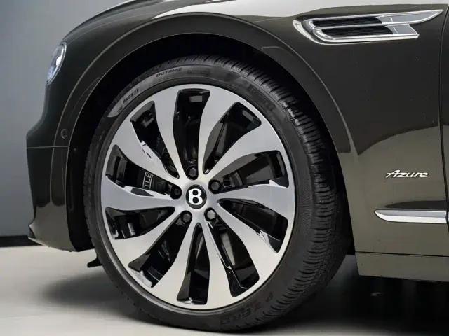 Bentley Flying Spur — Фото автомобиля 7