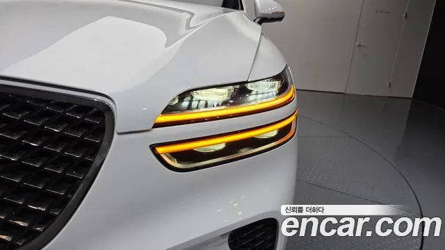 Genesis GV70 2.5T Бензин 2WD — Фото автомобиля 17