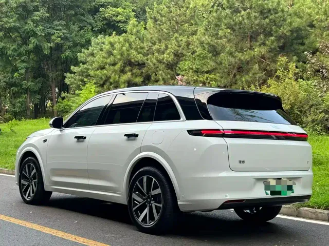 Li Auto L7 — Фото автомобиля 3