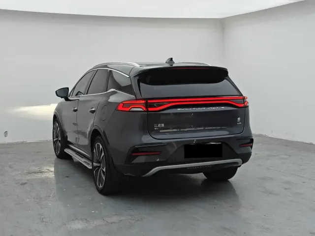 BYD Tang — Фото автомобиля 9