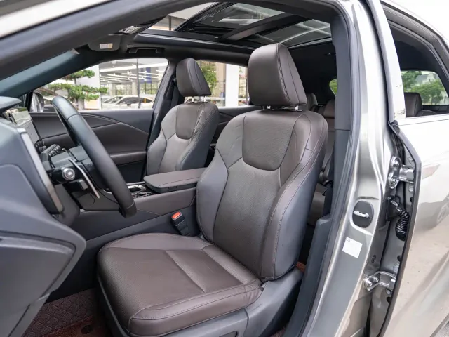 Lexus RX — Фото автомобиля 11