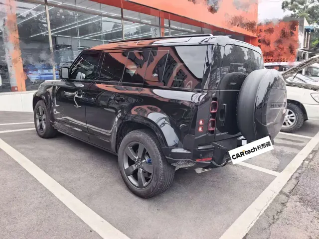 Land Rover Defender — Фото автомобиля 2