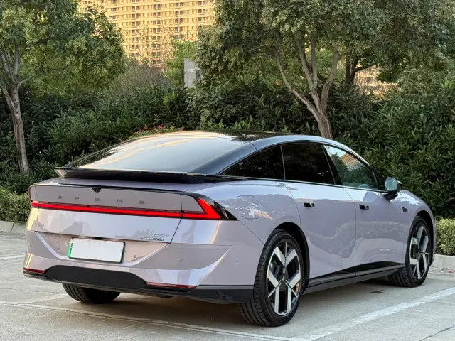 Xpeng P7+ — Фото автомобиля 5