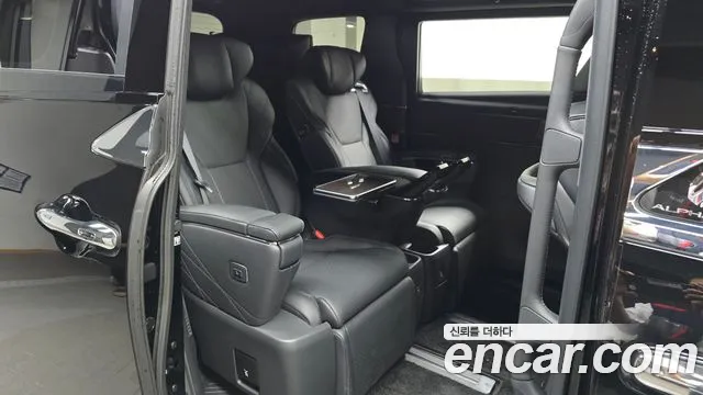 Toyota Alphard — Фото автомобиля 10