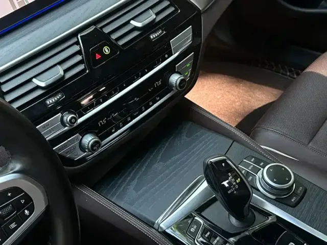 BMW 5 Series — Фото автомобиля 9