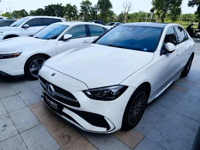 Фотография автомобиля — Mercedes-Benz C-Class
