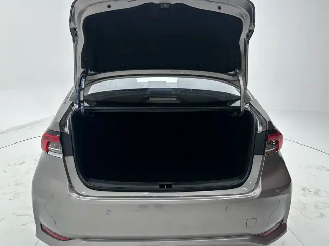 Toyota Corolla — Фото автомобиля 8