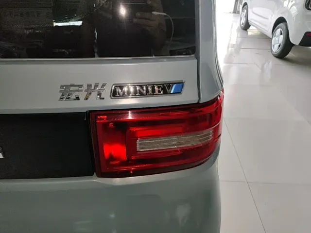 Wuling Hongguang Mini EV — Фото автомобиля 7