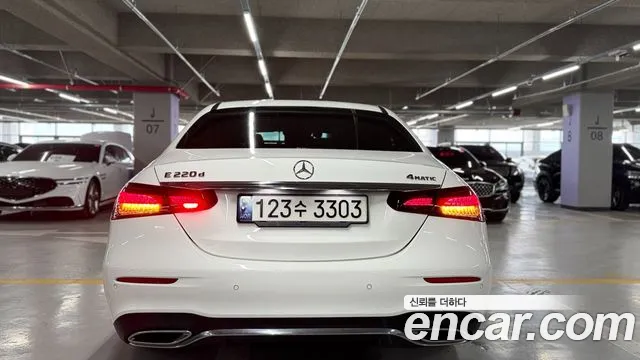 Mercedes-Benz E-Class — Фото автомобиля 7