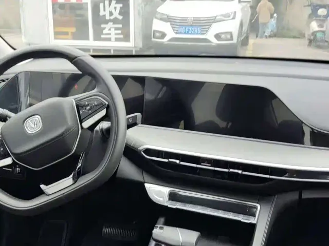 Changan Eado — Фото автомобиля 3