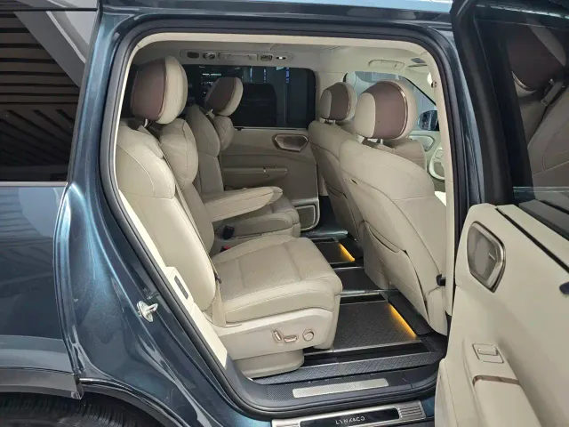 Lynk & Co 900 — Фото автомобиля 10