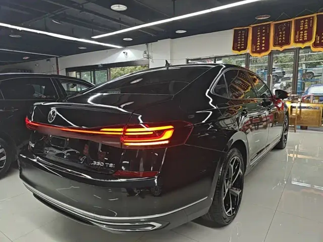 Volkswagen Passat — Фото автомобиля 6
