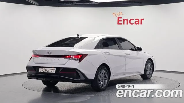 Hyundai Avante CN7 — Фото автомобиля 2
