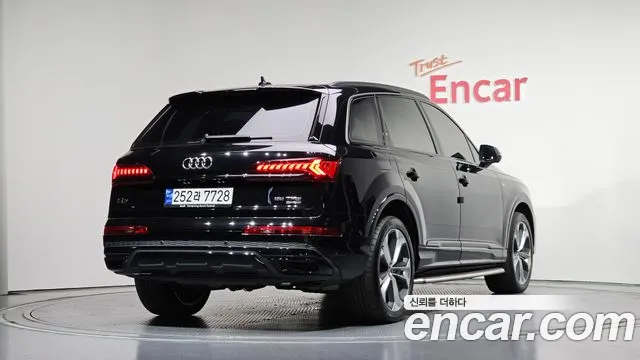 Audi Q7 55 TFSI quattro Premium — Фото автомобиля 2