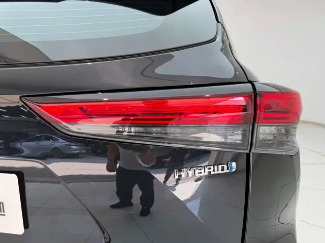 Toyota Highlander — Фото автомобиля 9