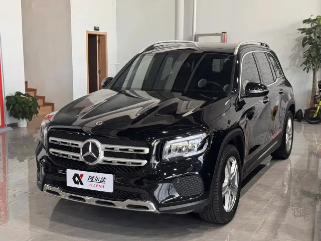 Фотография автомобиля — Mercedes-Benz GLB-Class